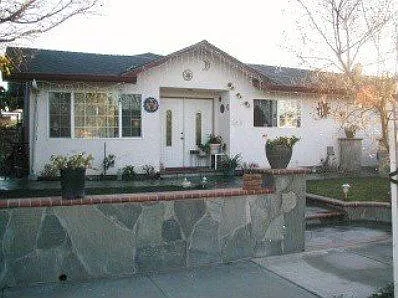 1331 Scenic Cir photo 1