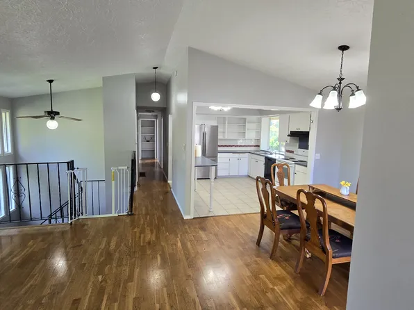 9710 NW 14th Ave, Vancouver, WA 98665