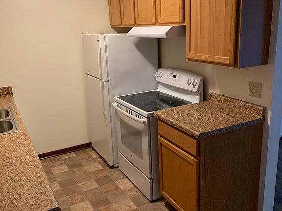 3rd image of 2405 Monterey Dr APT 8