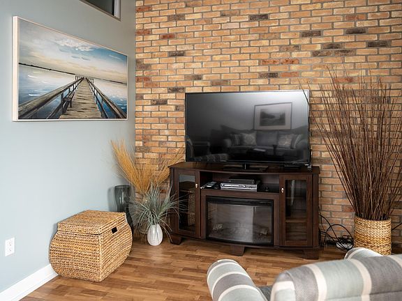 5th image of 12 Washington Ave #8
