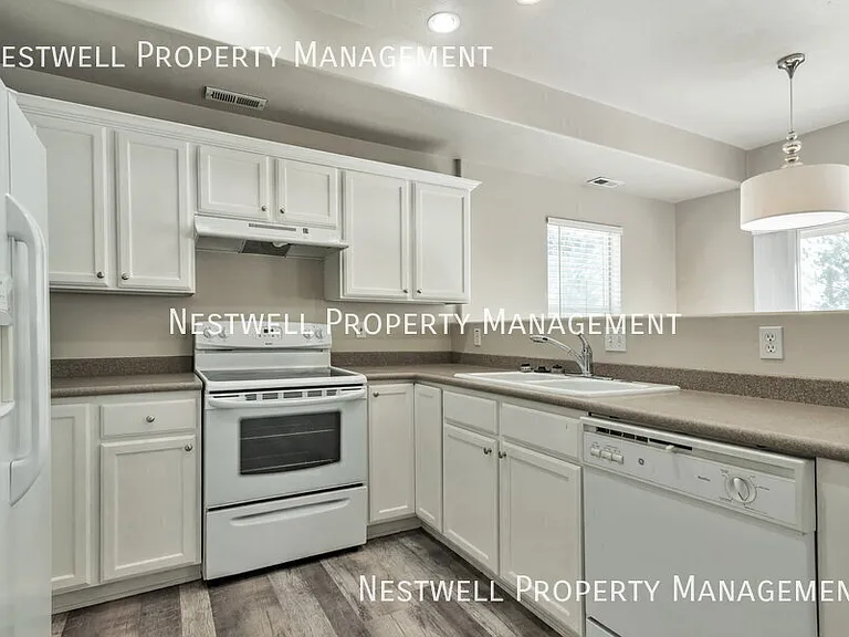 7707 S Yellowwood Ln — Photo 3