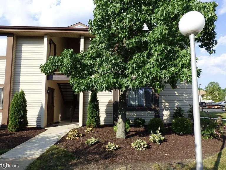 808 Britton Pl — Photo 2