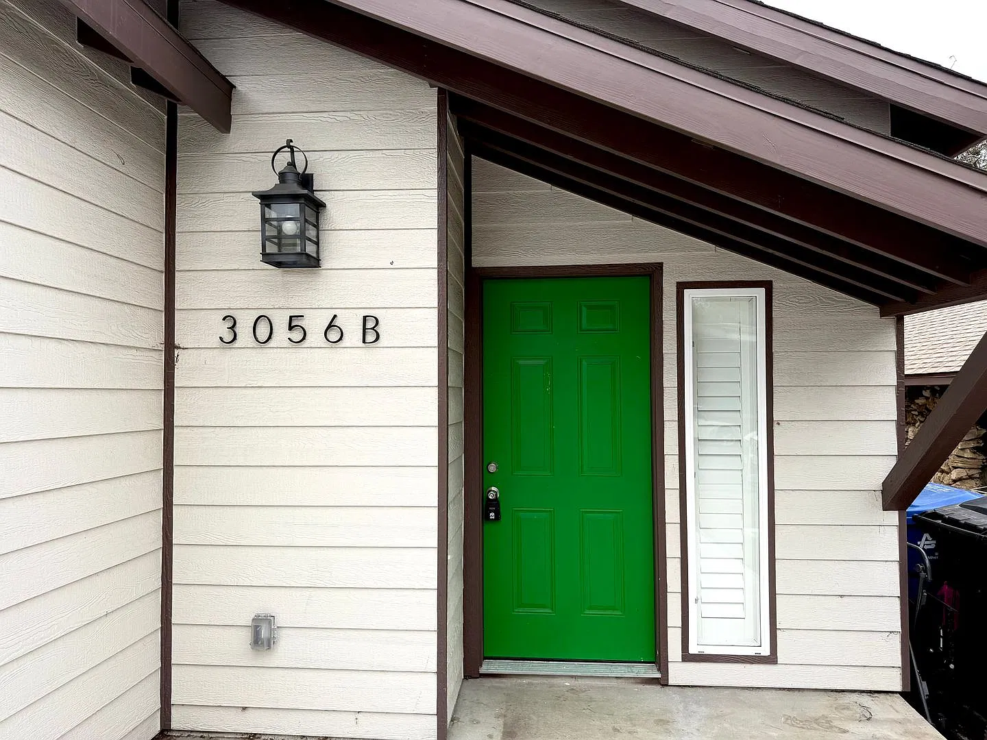 Charming 3 Bedroom Home with Private Backyard in Thousand Oaks! — Photo 3