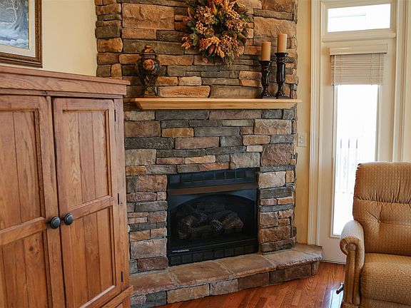4th image of 304 Banister Dr #201