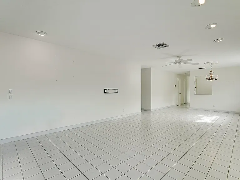 13679 Date Palm Ct #B — Photo 20