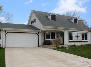 506 Yarmouth Rd, Elk Grove Village, IL 60007