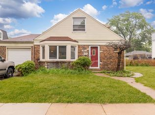 10215 S Kildare Ave, Oak Lawn, IL 60453