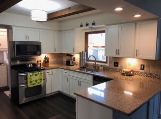 10015 32nd Ave, Pleasant Prairie, WI 53158