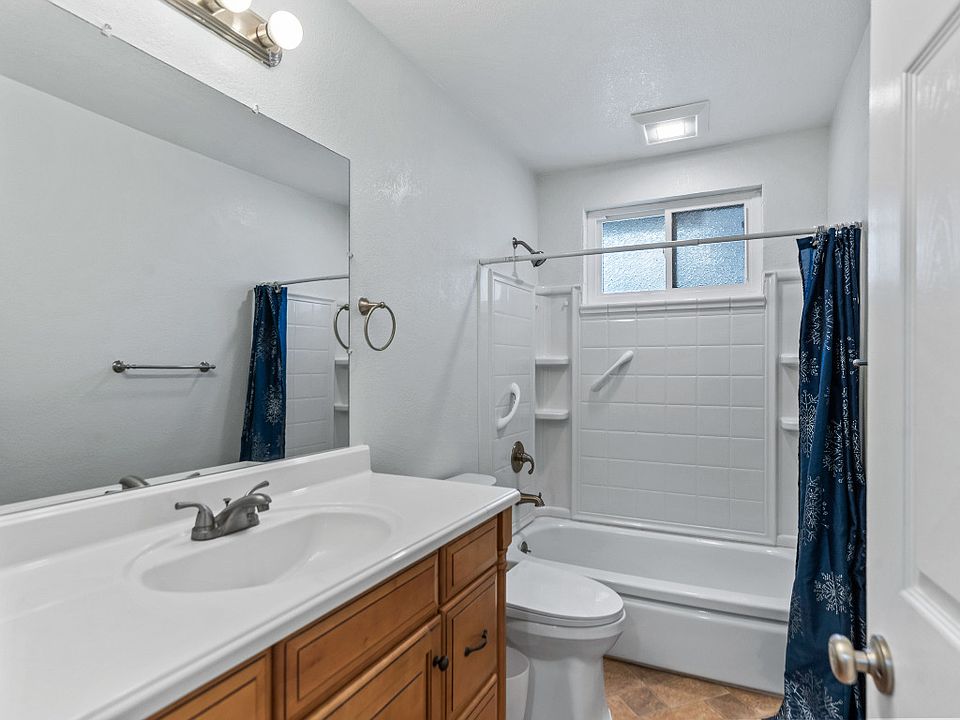 2nd image of 637 S Bernardo Ave