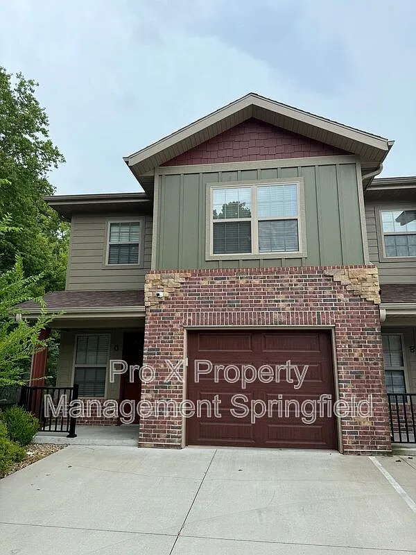 3 bed, 2.5 bath, 1460 sqft, $1,525 — Photo 1