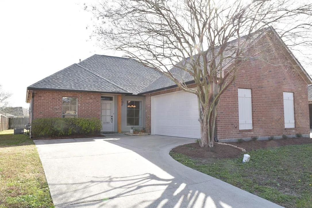 3 bed, 1572 sqft, $2,100 — Photo 1