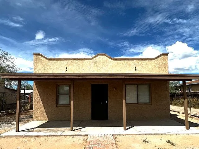 2 bed, 700 sqft, $1,175 — Photo 1