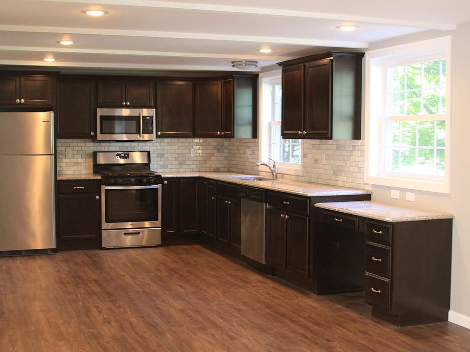 1st image of 11 Beaver Ln