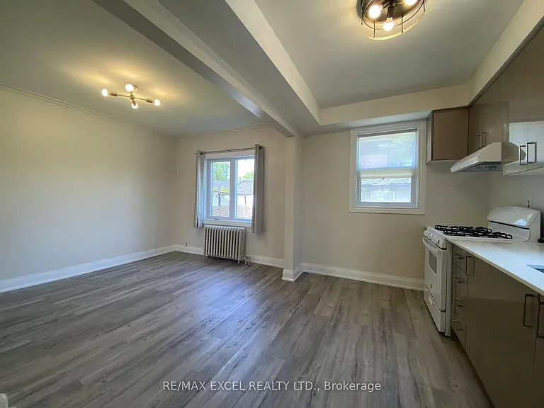 443 Vaughan Rd — Photo 17