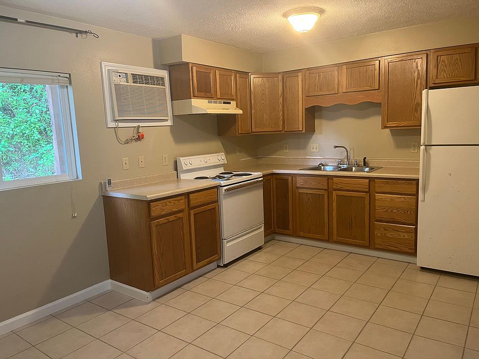 1st image of 902 Westwood Ct #902