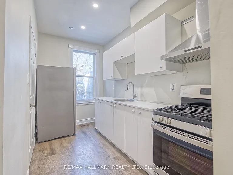 46 Springhurst Ave #MAIN — Photo 2