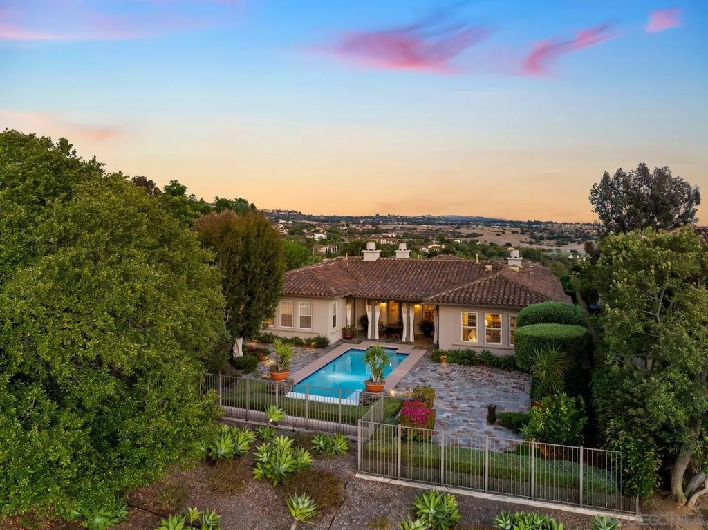7936 Entrada De Luz W, San Diego, CA - View 4