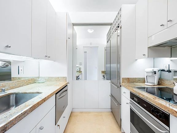 4th image of 200 E 69th St APT 8H
