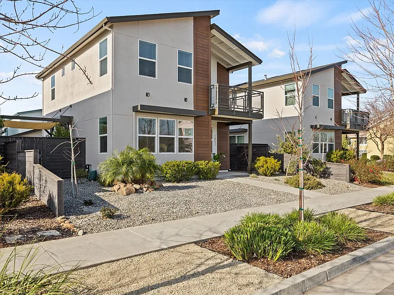 1802 Notre Dame Blvd — Photo 3