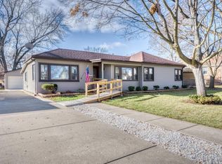 236 Mohawk Dr, Bensenville, IL 60106