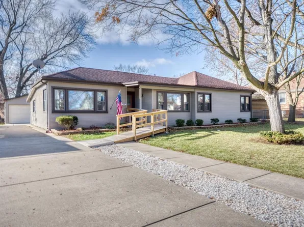 236 Mohawk Dr, Bensenville, IL 60106