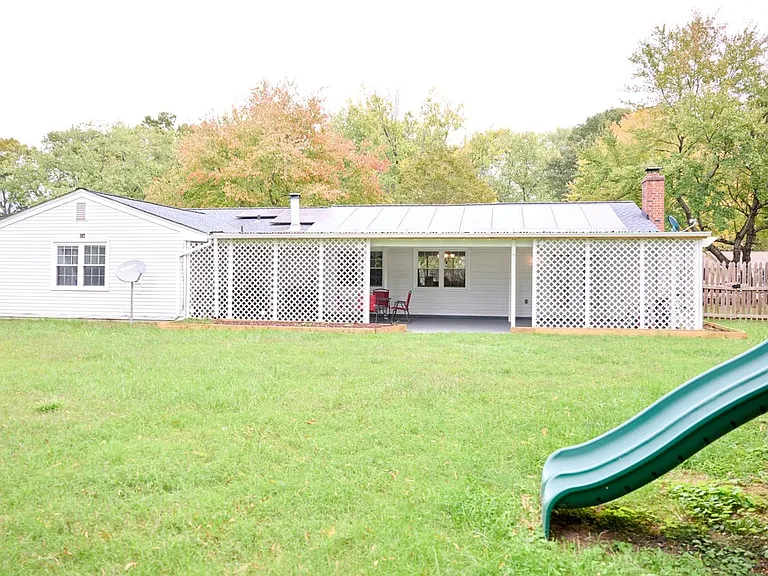 1314 Harwich Dr — Photo 2
