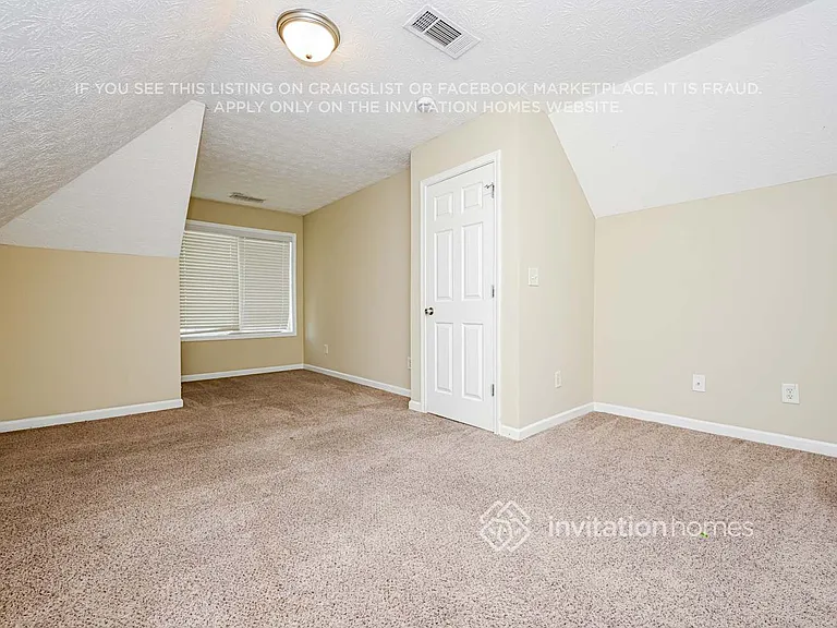 220 Hedgewood Dr — Photo 15