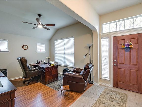 3rd image of 4105 Wyndham Dr