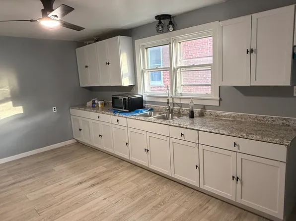 2009 Manada St, Harrisburg, PA 17104