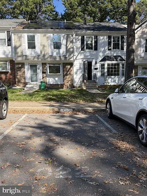 3 bed, 3.5 bath, 1360 sqft, $2,800 — Photo 2