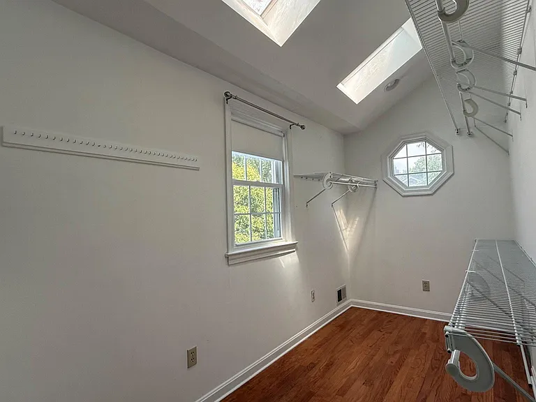 1005 N Lebanon St — Photo 13