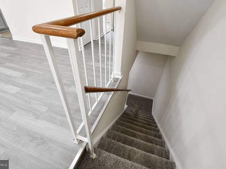 10709 Gideon Ct — Photo 28