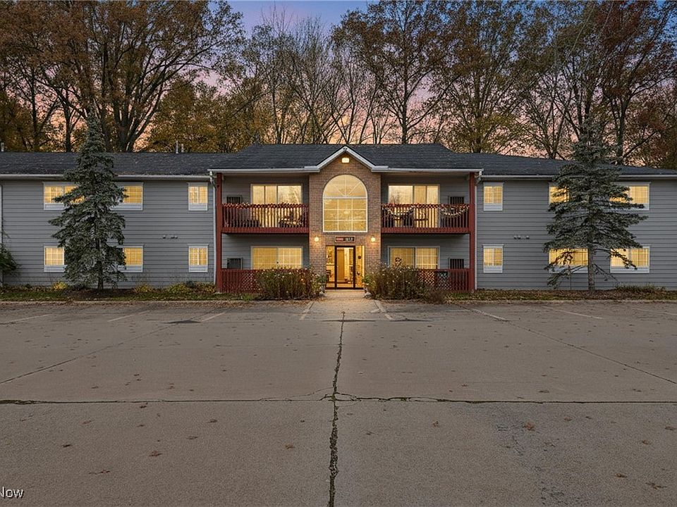 1st image of 27097 Oakwood Cir APT 208Z