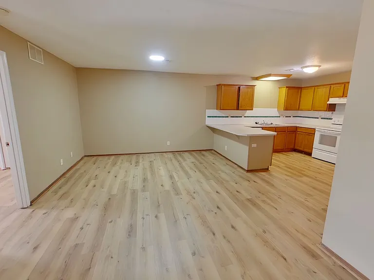 609 S Mount Carmel Ave — Photo 4