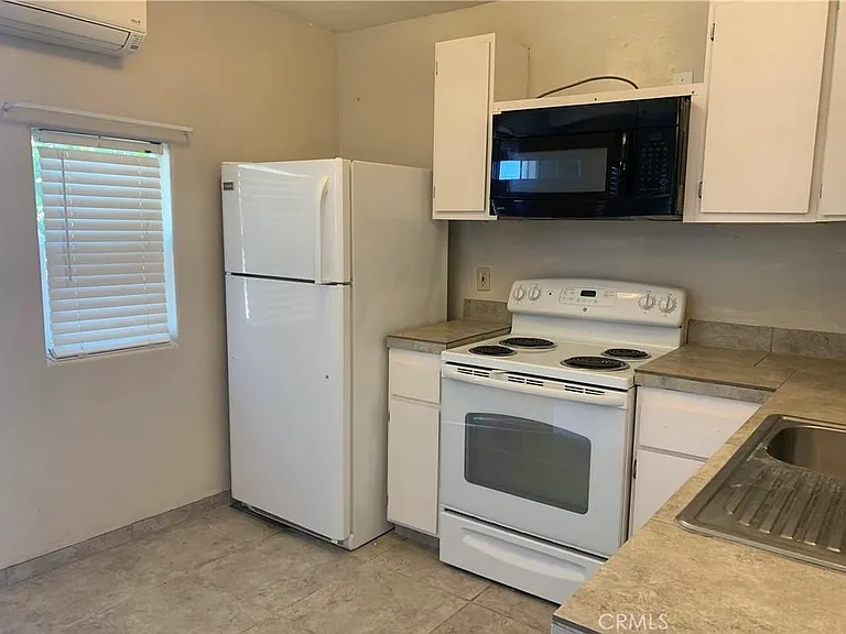 24191 Magnolia Rd — Photo 3