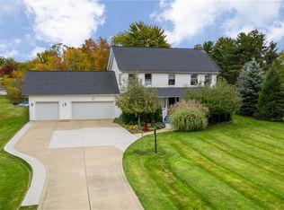 7325 Som Center Rd, Solon, OH 44139