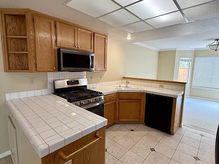365 Bellflower Dr — Photo 12