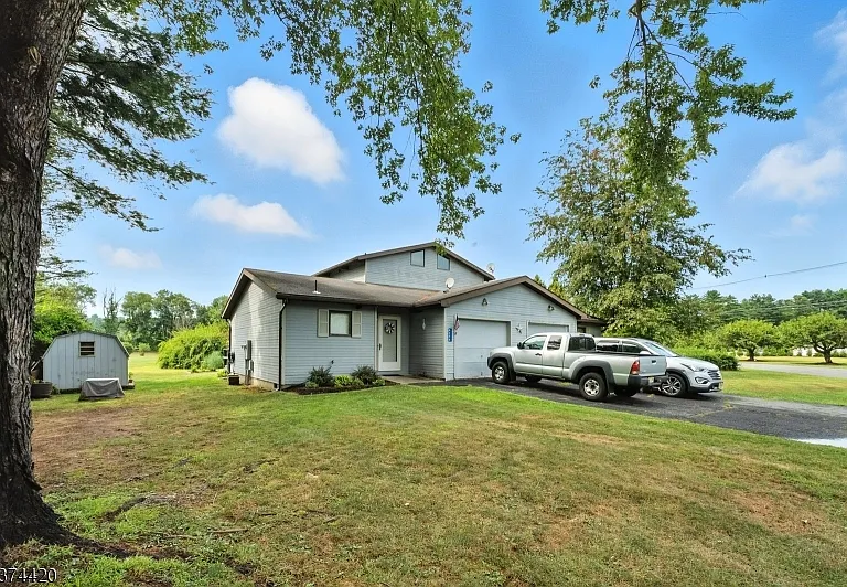 429 Lake Shr N #C — Photo 1