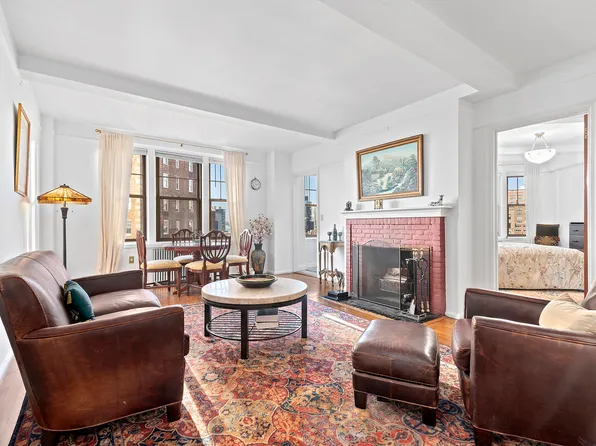 302 W 12th St APT 12C, New York, NY 10014