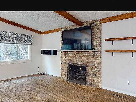 4th image of 3926 Manor Woods Dr NW
