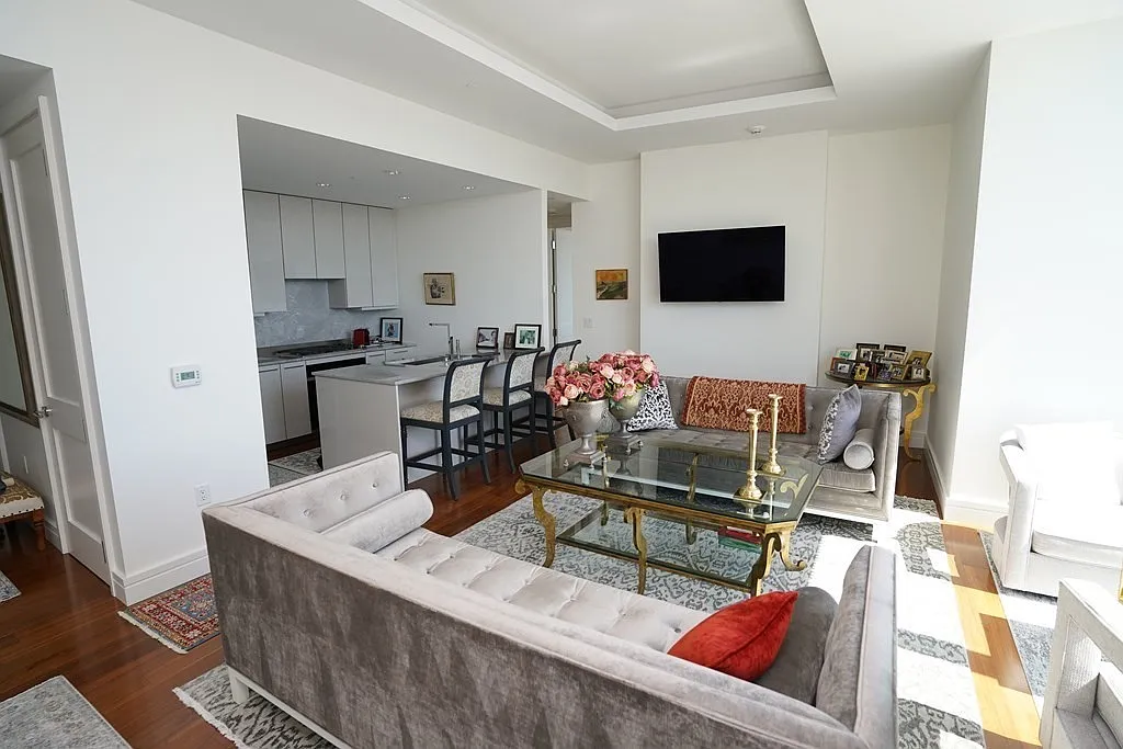 2 bed, 2.5 bath, 1403 sqft, $24,000 — Photo 1