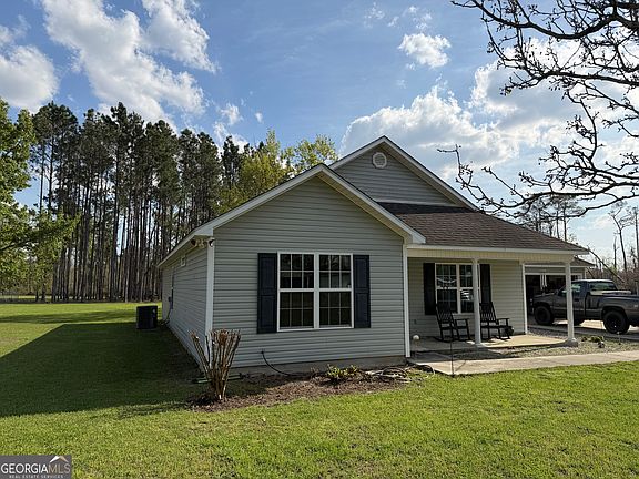 3rd image of 257 Mountain Laurel Rd