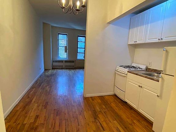 4th image of 473 Columbus Ave #4L
