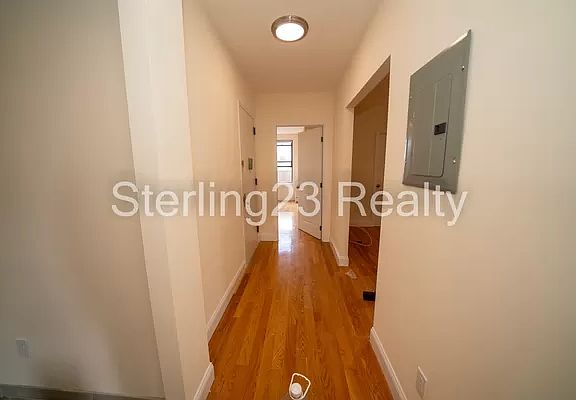 4th image of 2459 27th St APT 4
