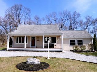 29 Mansfield Rd, Milford, CT 06461