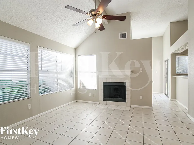 11537 Springshire Dr — Photo 3