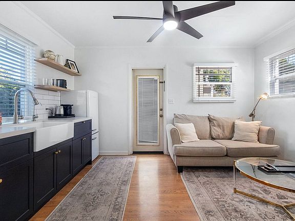 4th image of 3627 1/2 33rd St