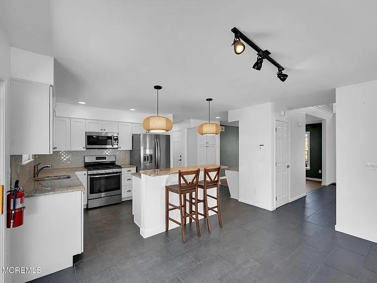 248 Compass Rd — Photo 9