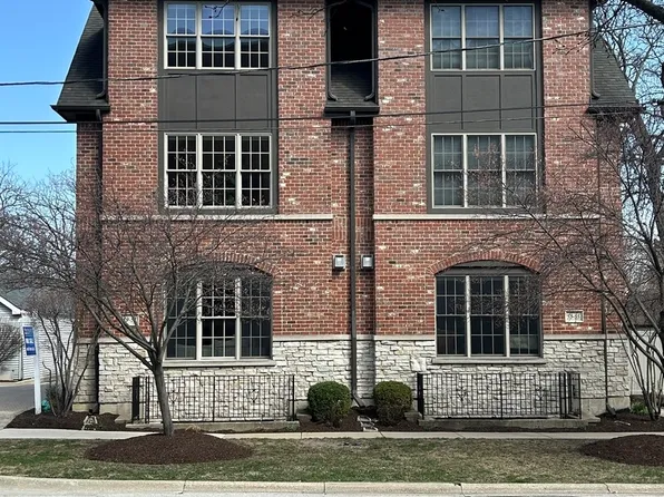 49 S Brockway St #49, Palatine, IL 60067