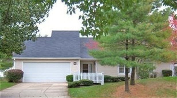 1st image of 897 Knollcrest Ct #113